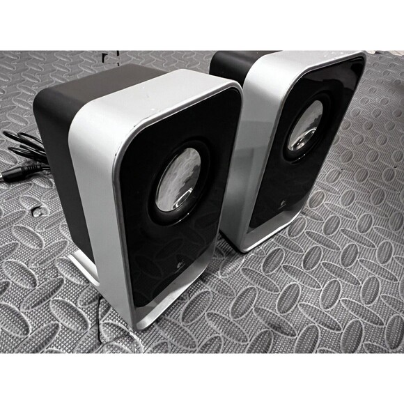 Logitech Z150 2.0 Silver Black Speakers for PC Laptop Desktop Chrome Mac sub - Picture 2 of 5